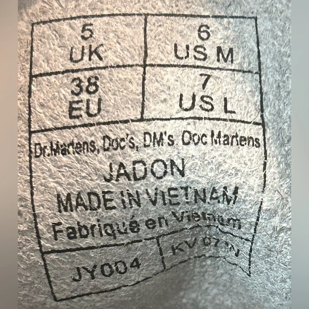 NEW Dr. Martens Jadon White Platform boots women’s size 7/ men’s size 6 - Picture 4 of 9